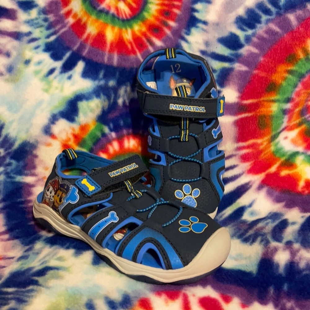 Paw patrol light-up sandals sz12